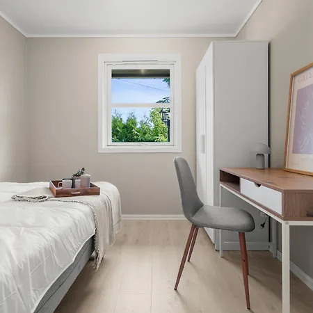 דירה Spacious 5-bedroom In פורסגרון