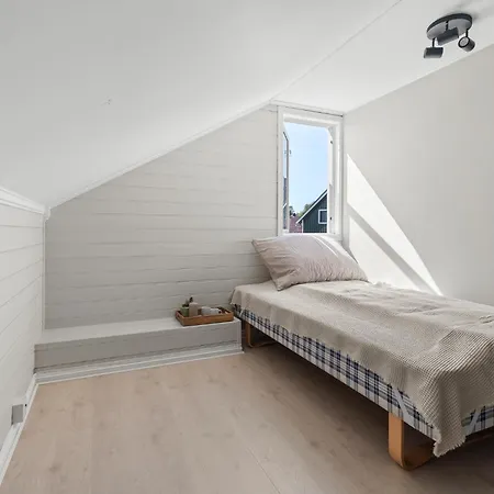 Spacious 5-bedroom In דירה פורסגרון