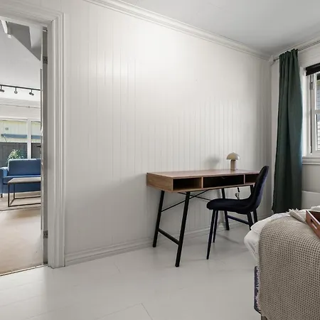 Spacious 5-bedroom In *