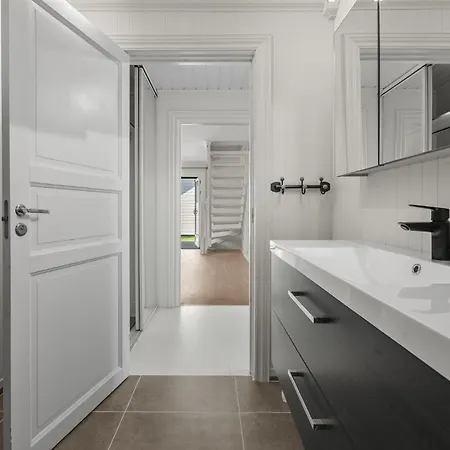 דירה Spacious 5-bedroom In *