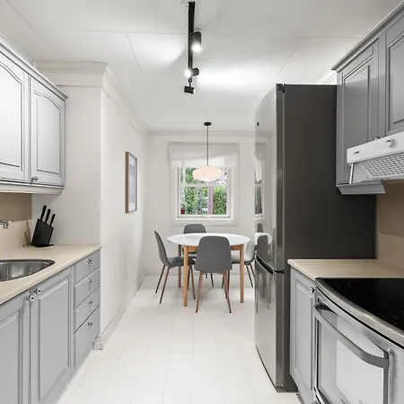 דירה Spacious 5-bedroom In פורסגרון
