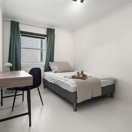 アパート Spacious 5-bedroom In *